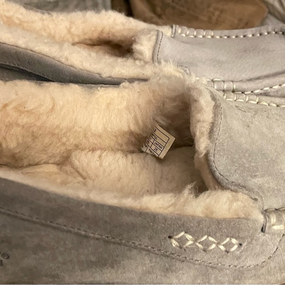 Grey Ugg Slippers / Moccasins - Picture 2 of 3